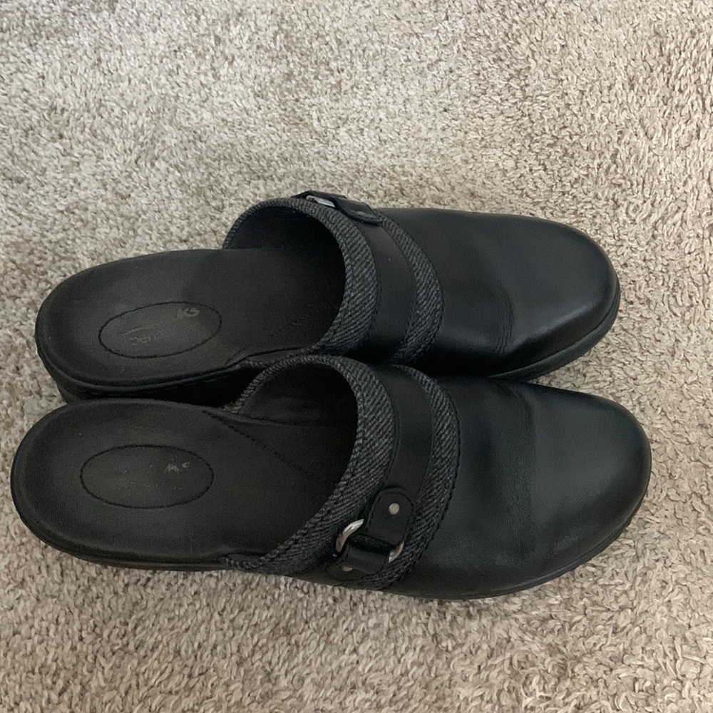 Clarks mules 9M